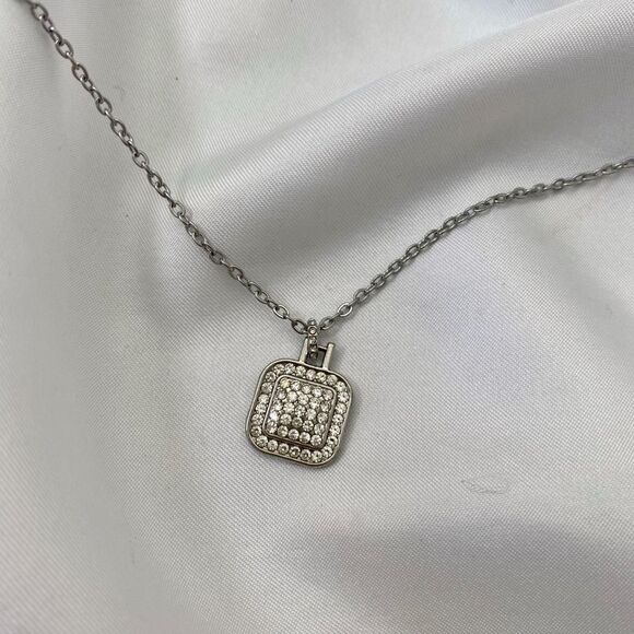 Minimalist Silver Glam Rhinestone Square Pendant Necklace - Picture 3 of 5